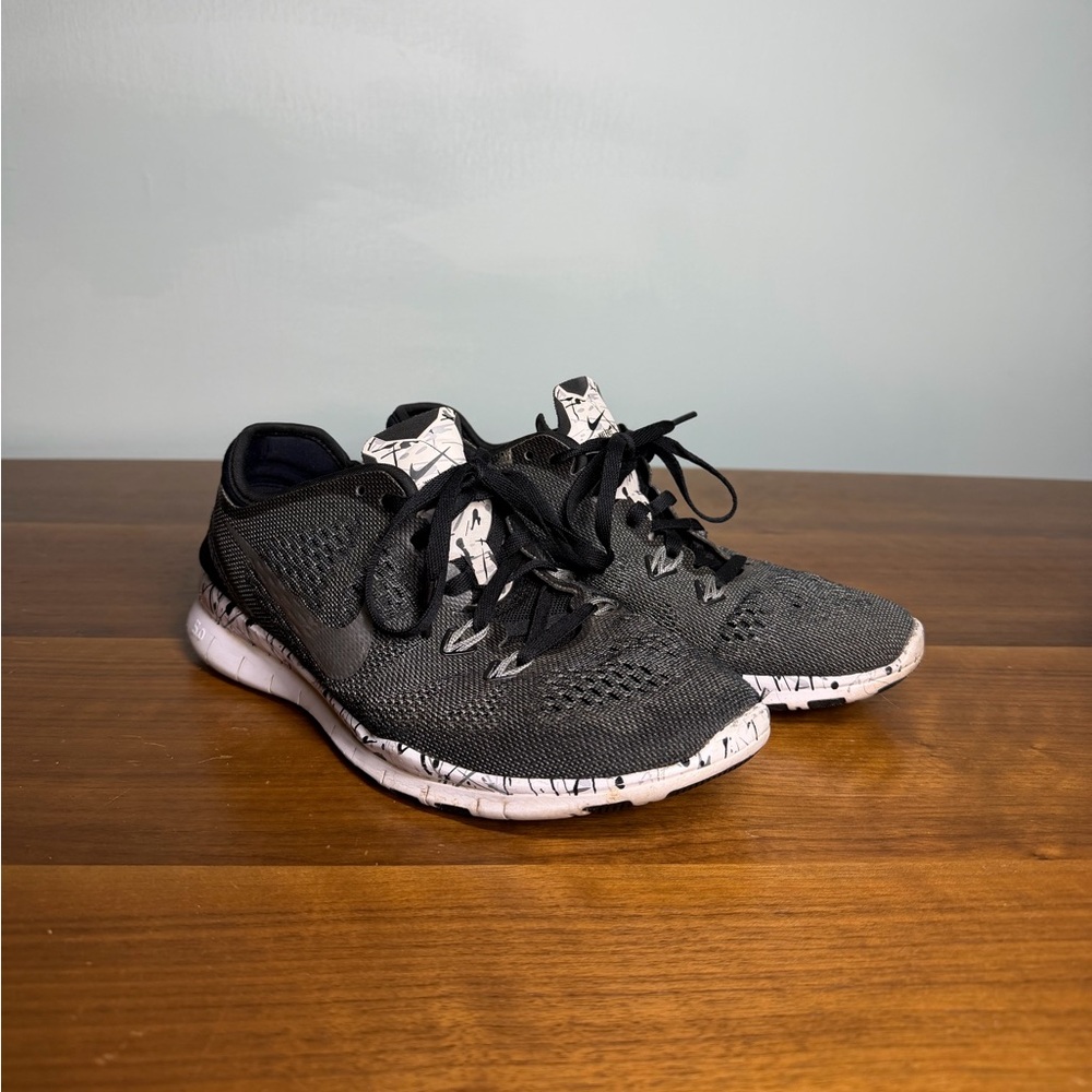 Nike Women Shoe Free TR Fit 5 Size 5.5 Running Athletic Sneaker Pre Owned